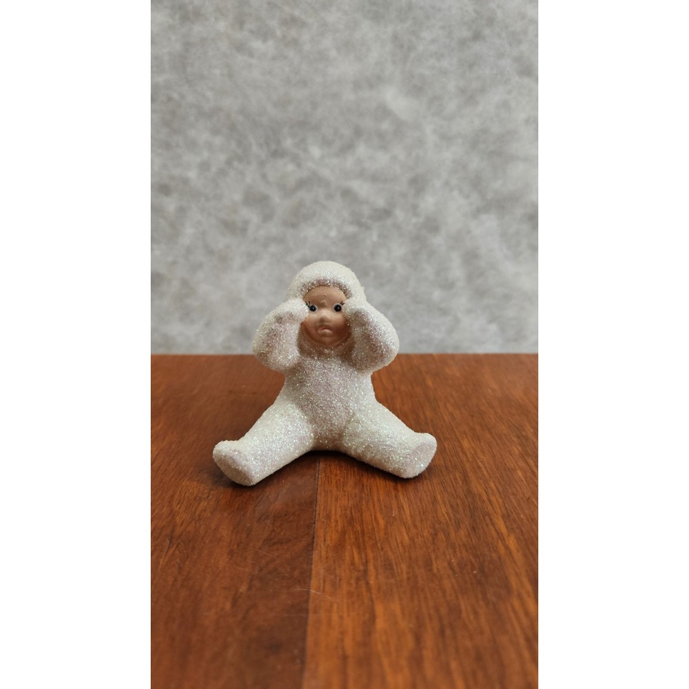 Vtg Snow Baby Sitting Hands To Face Sparkly Figurine Unbranded VH Initial‎